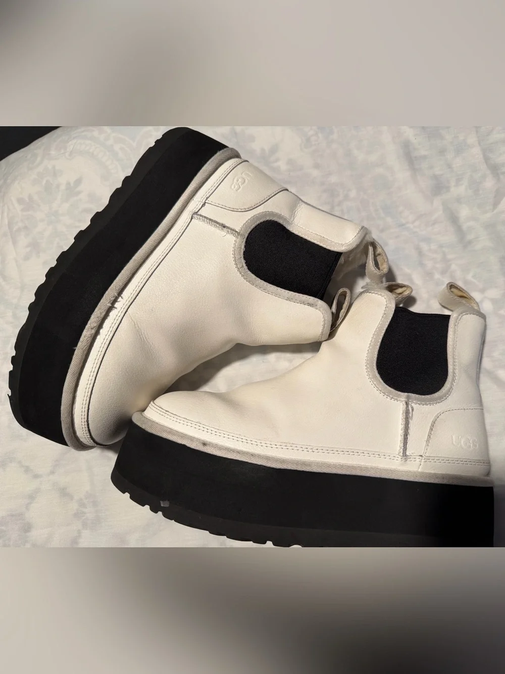UGG White Leather Platform Chelsea Boots with Black Elastic size 8